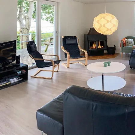 10 Person In R M By Traum * Bolilmark